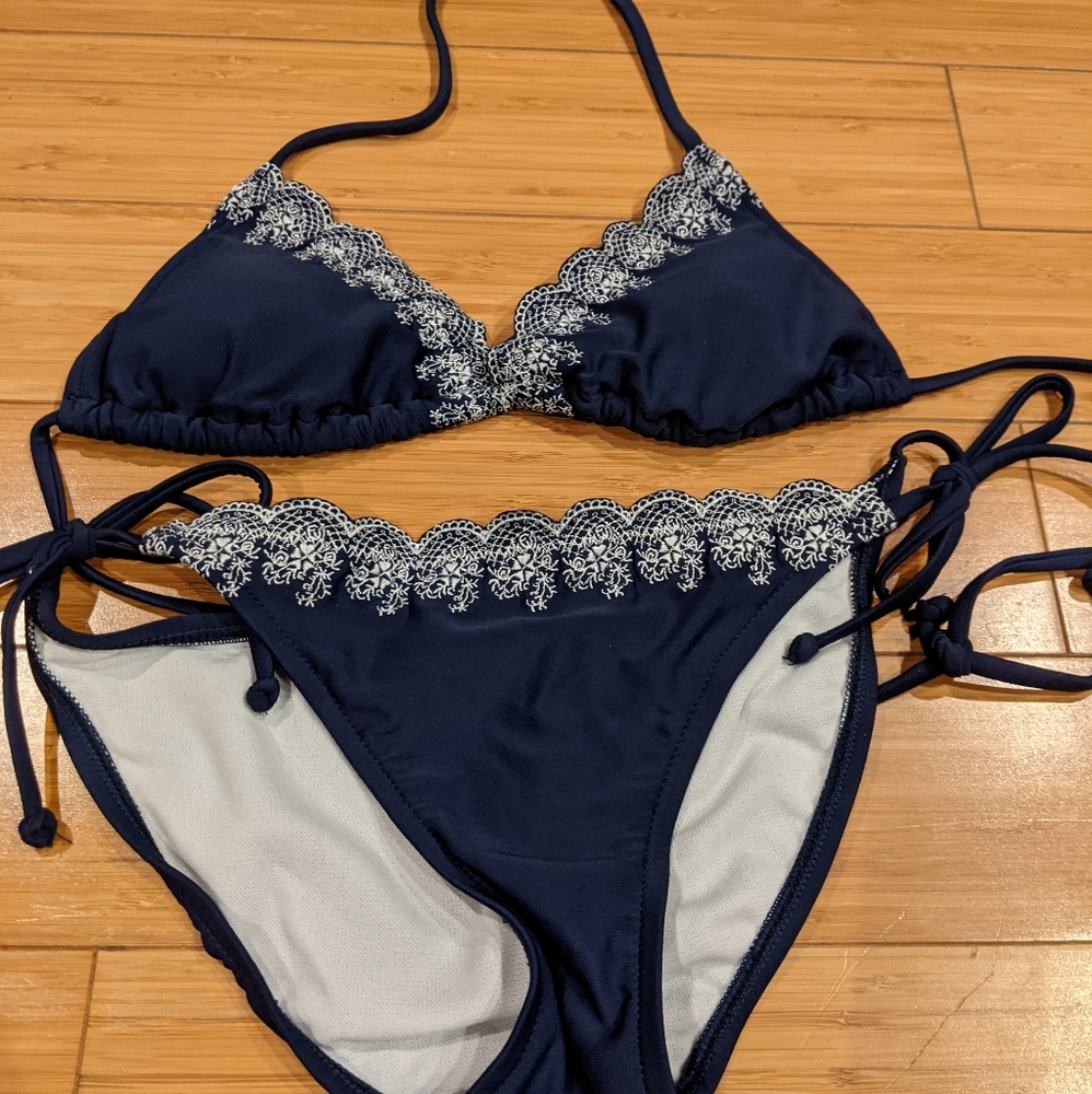 Embroidered bikini set